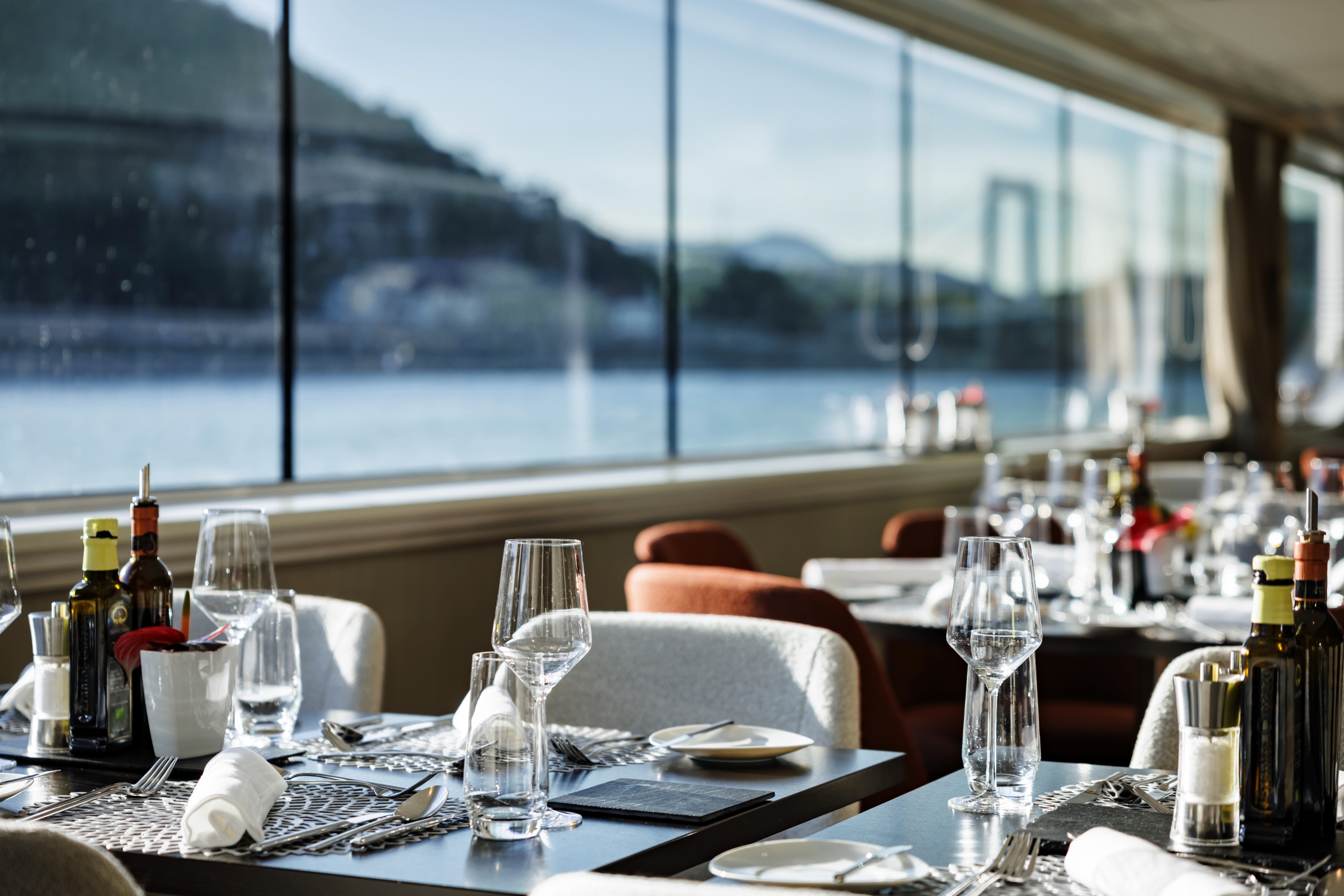 Avalon Illumination - Panorama Dining Room